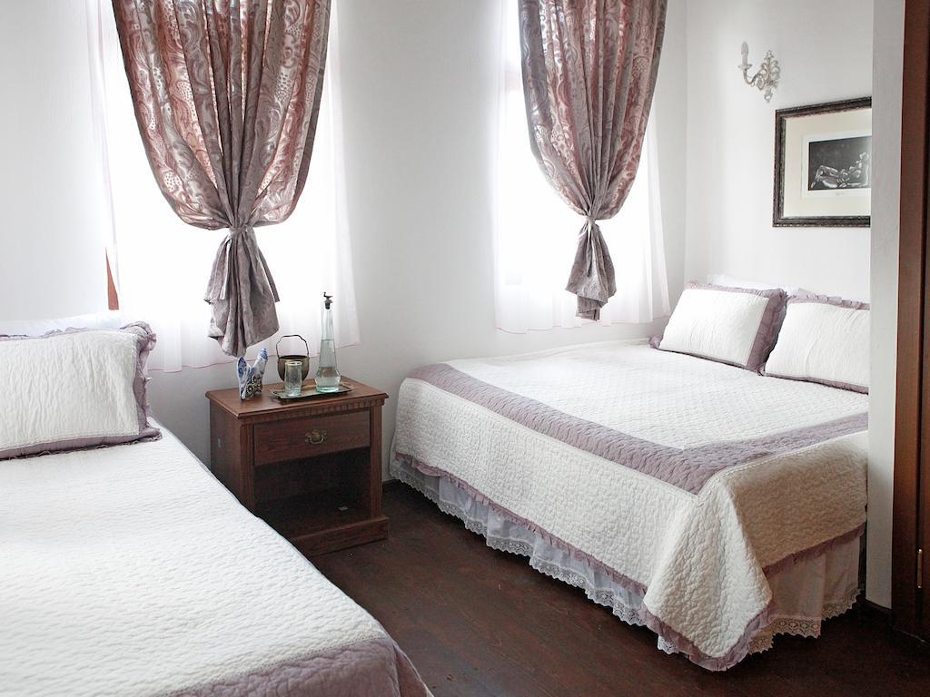 Marjolaine Hotel Ayvalı Quarto foto